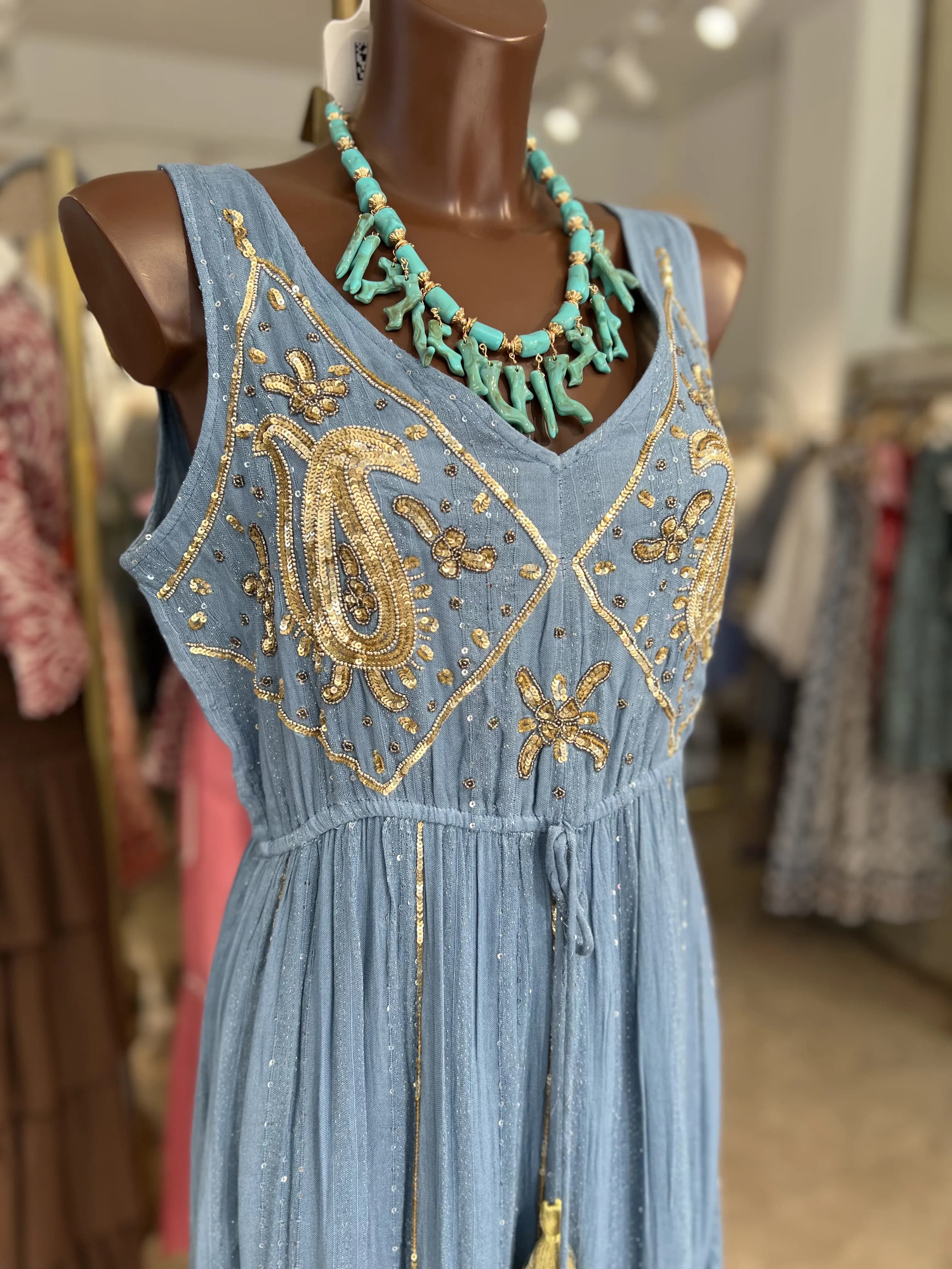 Vestido Con Decoracion
