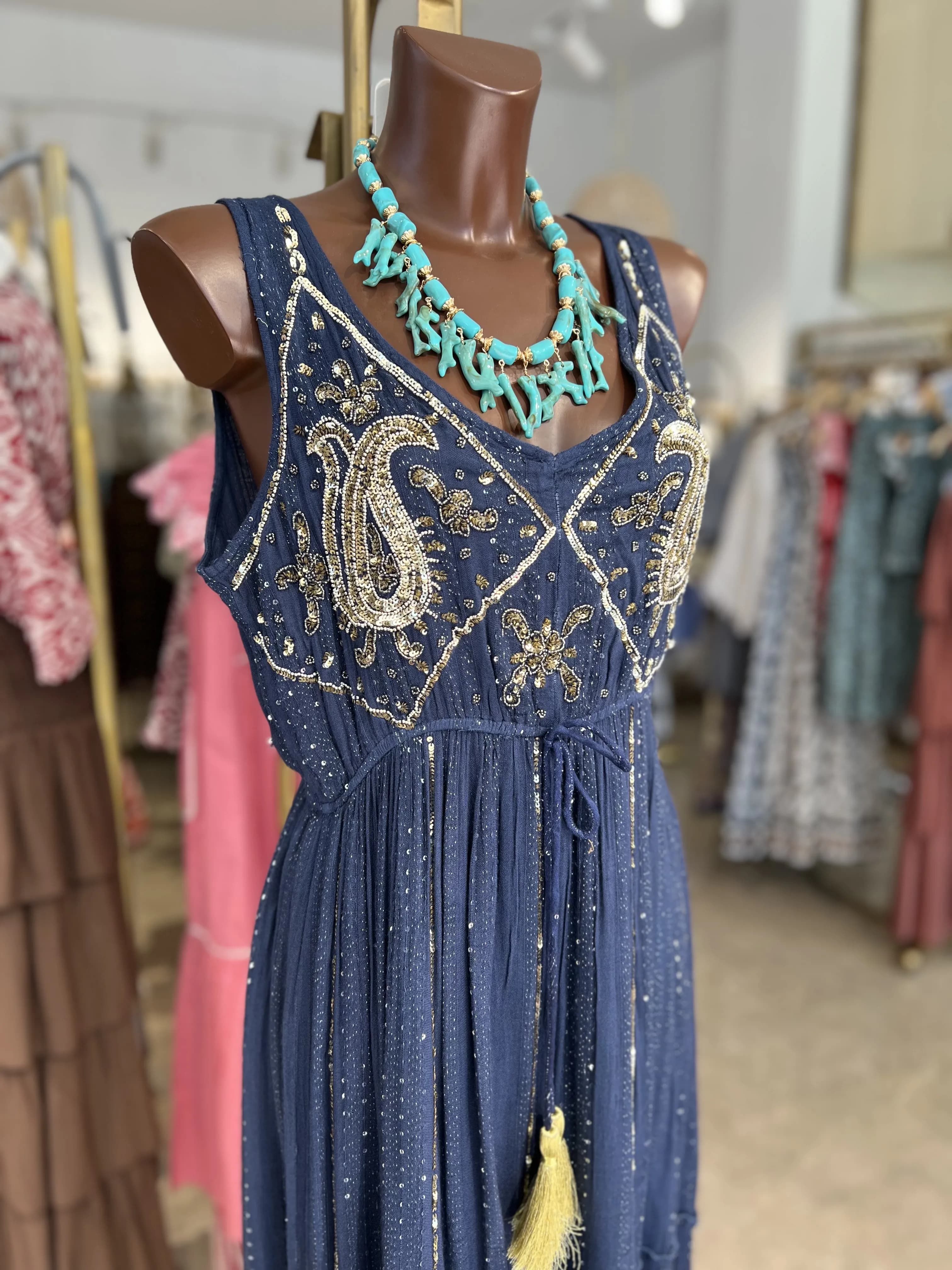 Vestido Con Decoracion