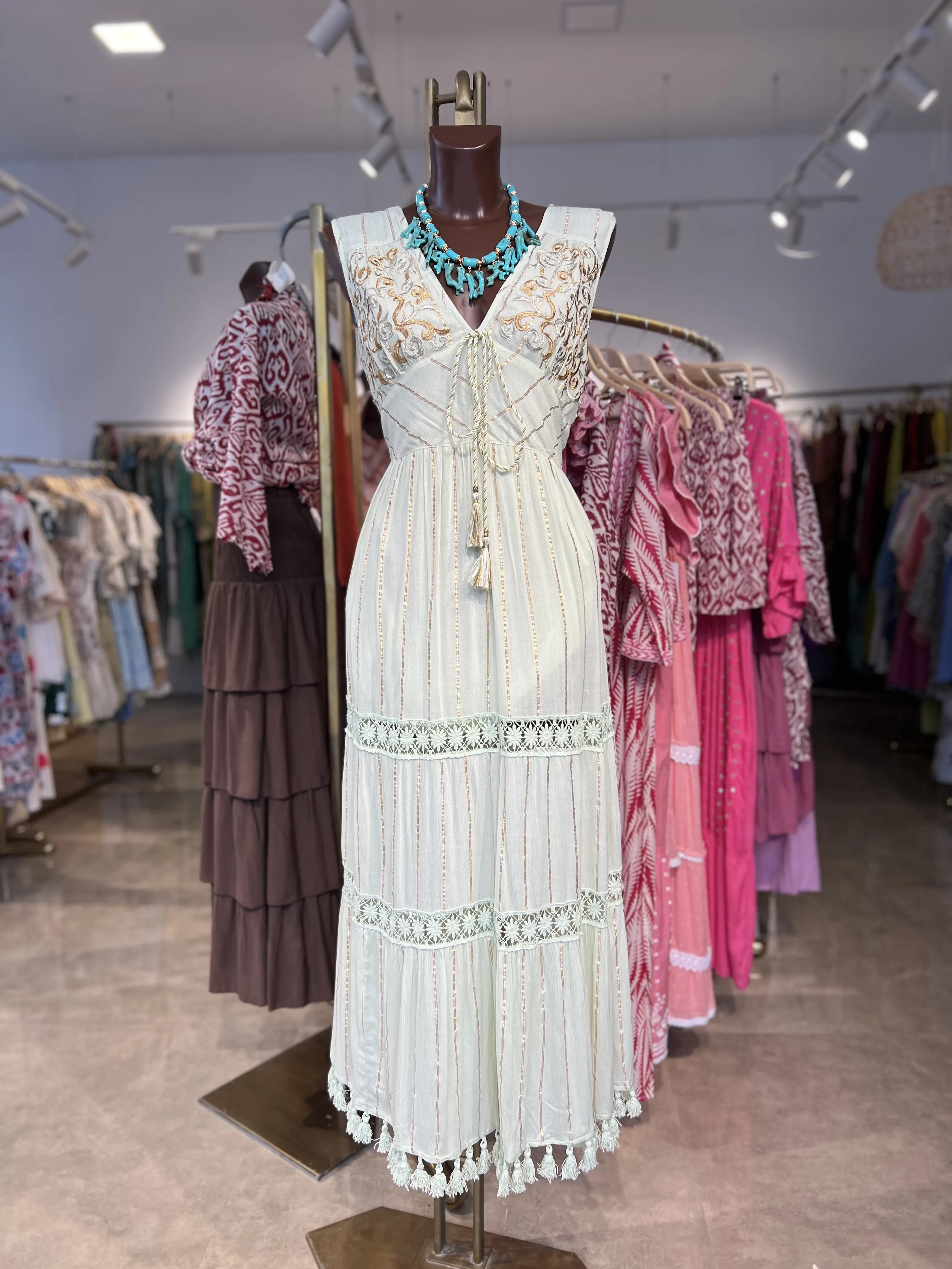 Vestido Con Decoracion