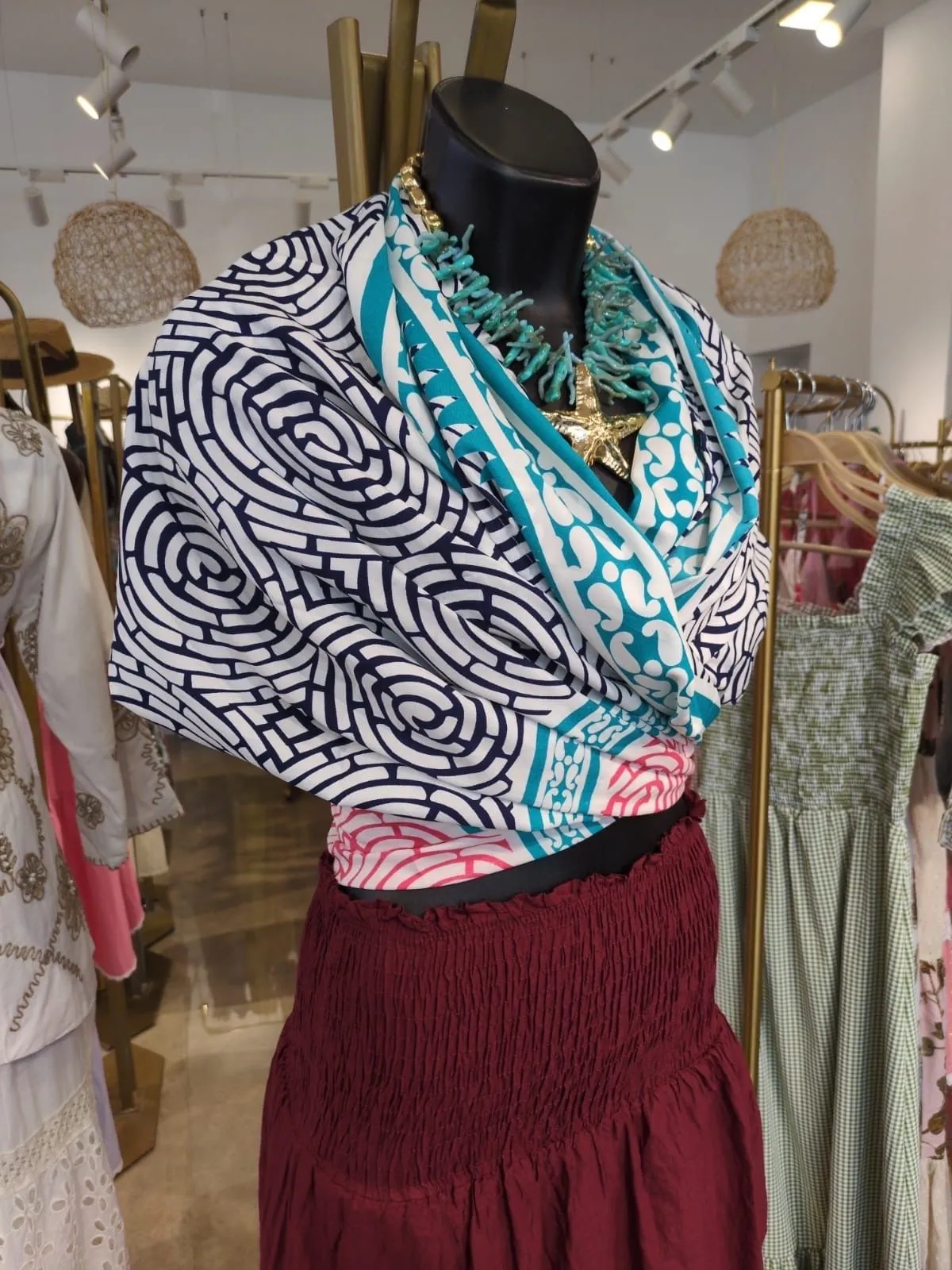 Pareo Estampado Con Pompón En Extremos