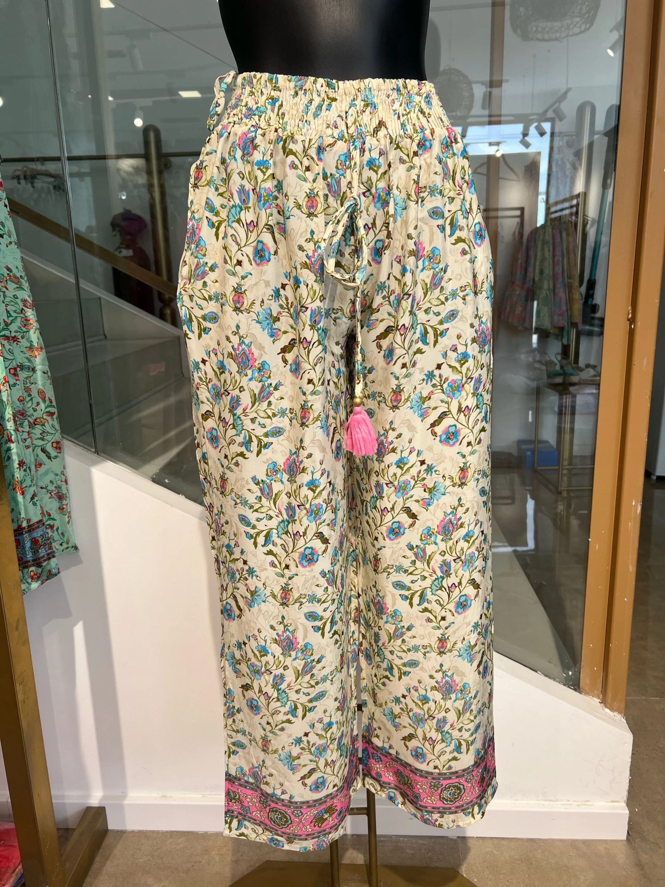 Pantalón Estampado Con Adorno De Pompón, Combina Con Ref. 338