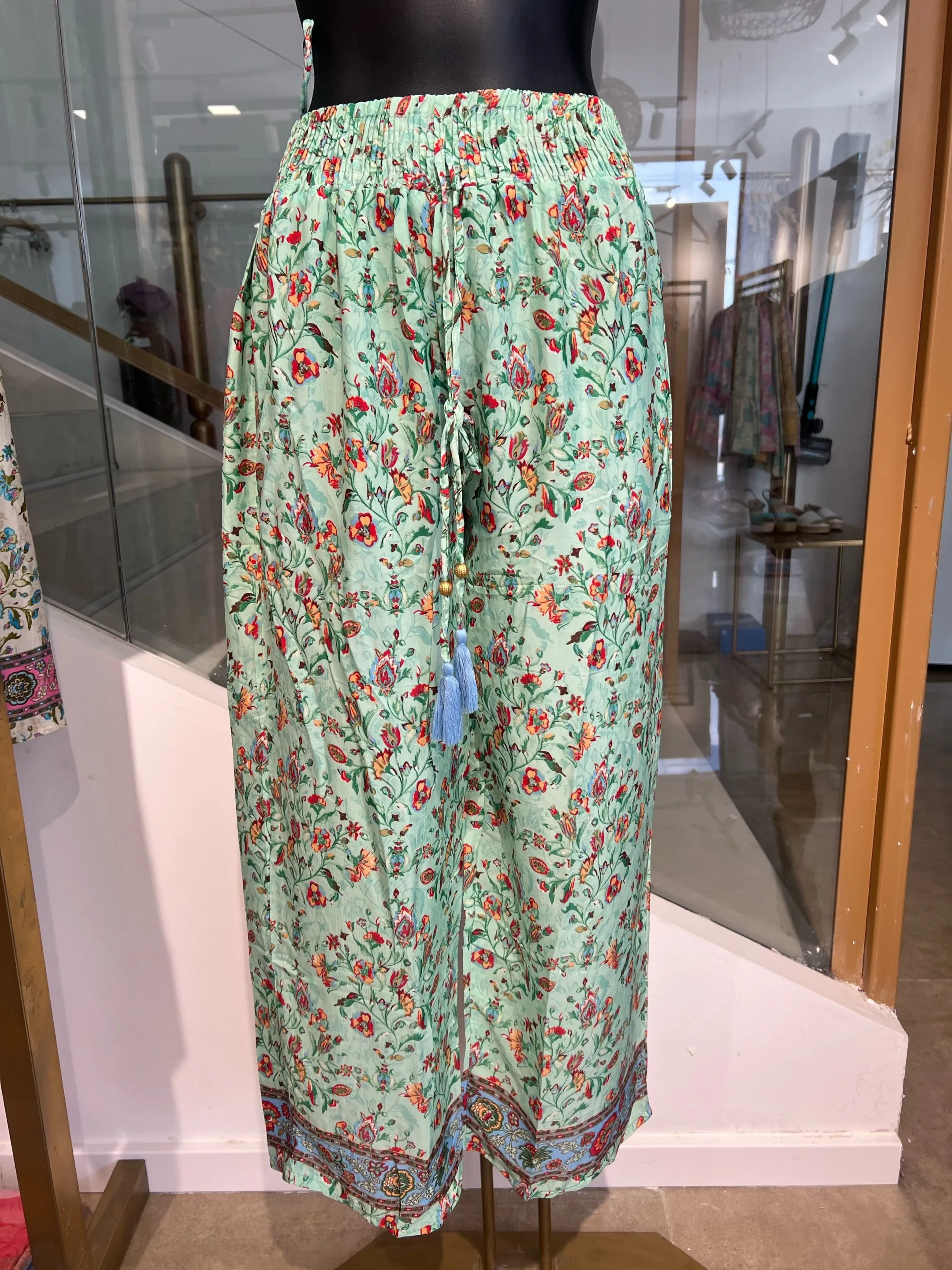 Pantalón Estampado Con Adorno De Pompón, Combina Con Ref. 338